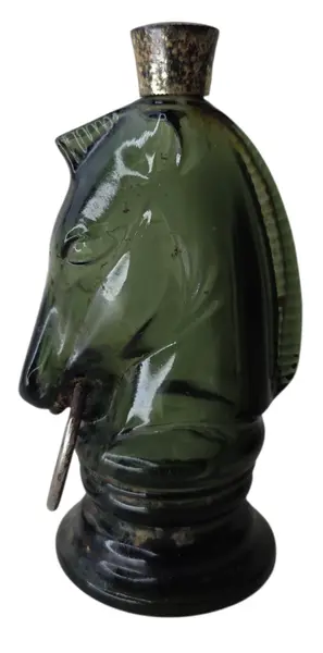 Foto de um(a) Perfume Avon Cavalo Vintage, da categoria de Outros colecionáveis. Perfume Avon Cavalo colecionável. Mostrado de uma perspectiva diferente. Vendido no marketplace Trésors.