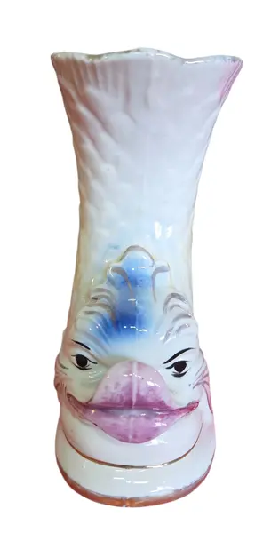 Foto de um(a) Cachepot Escultural em Porcelana – Figura de Peixe, da categoria de Cachepot. Sofisticado cachepot (vaso decorativo) em porcelana branca vitrificada, apresentando uma modelagem detalhada em formato de... Mostrado de uma perspectiva diferente. Vendido no marketplace Trésors.