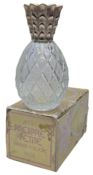 Foto de um(a) Perfume Avon Abacaxi Vintage, da categoria de Outros colecionáveis. Perfume Avon Abacaxi vintage. Mostrado de uma perspectiva diferente. Vendido no marketplace Trésors.