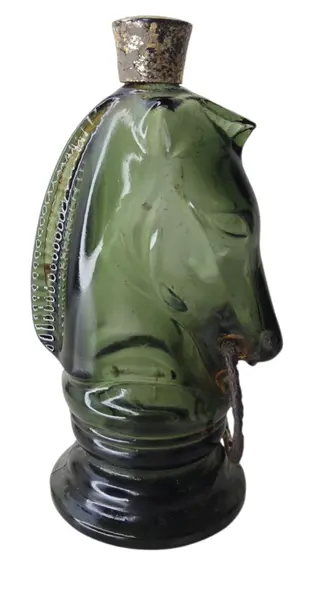Foto de um(a) Perfume Avon Cavalo Vintage, da categoria de Outros colecionáveis. Perfume Avon Cavalo colecionável. Mostrado de uma perspectiva diferente. Vendido no marketplace Trésors.