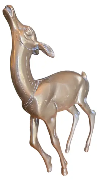 Foto de um(a) Sentinela da Floresta: Estatueta de Veado em Bronze Maciço, da categoria de Escultura. Uma peça que remete às grandes esculturas de jardim europeias, agora em escala decorativa. Este veado de bronze apresenta um... Mostrado de uma perspectiva diferente. Vendido no marketplace Trésors.