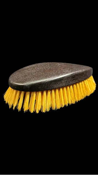 Foto de um(a) Escova Antiga Ébano au Lovre Paris, da categoria de Outros objetos decorativos. Fantástica e antiga escova, em ótimo estado de conservação, item de alta qualidade, artesanal, possivelmente adquirido em... Mostrado de uma perspectiva diferente. Vendido no marketplace Trésors.