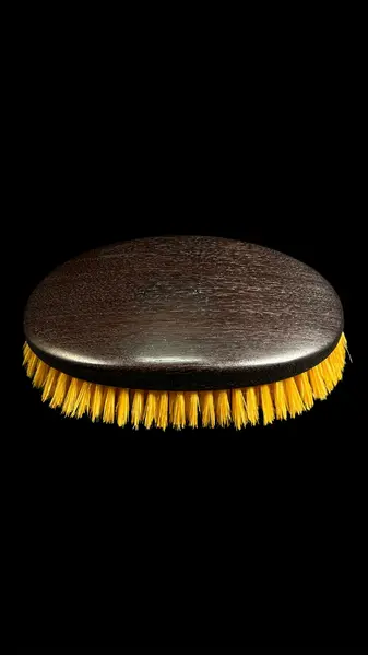 Foto de um(a) Escova Antiga Ébano au Lovre Paris, da categoria de Outros objetos decorativos. Fantástica e antiga escova, em ótimo estado de conservação, item de alta qualidade, artesanal, possivelmente adquirido em... Mostrado de uma perspectiva diferente. Vendido no marketplace Trésors.