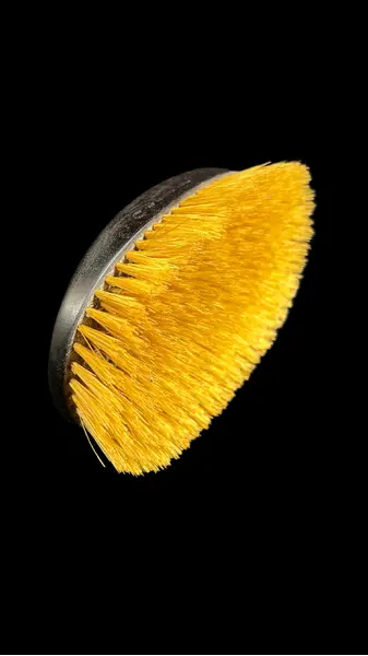 Foto de um(a) Escova Antiga Ébano au Lovre Paris, da categoria de Outros objetos decorativos. Fantástica e antiga escova, em ótimo estado de conservação, item de alta qualidade, artesanal, possivelmente adquirido em... Mostrado de uma perspectiva diferente. Vendido no marketplace Trésors.