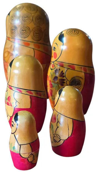 Foto de um(a) Matrioska Russa Vintage (USSR) - Conjunto com 5 Bonecas Pintadas à Mão, da categoria de Bonecas. Relíquia soviética autêntica para colecionadores e amantes de decoração vintage! Este belo conjunto de Matrioskas (bonecas... Mostrado de uma perspectiva diferente. Vendido no marketplace Trésors.