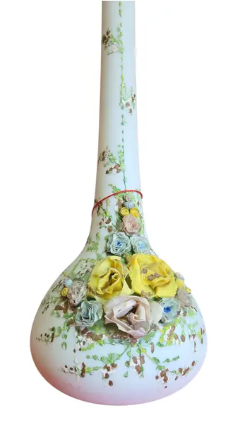 Foto de um(a) Vaso Solifleur de Vidro Fosco Opalino com Relevo Floral e Esmalte - Sino, da categoria de Vasos. Magnífico vaso solifleur (para uma única flor) em vidro fosco opalino (satinê), uma peça de arte refinada e cheia de... Mostrado de uma perspectiva diferente. Vendido no marketplace Trésors.