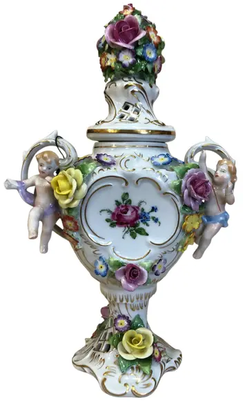 Foto de um(a) Ânfora em Porcelana Von Schierholz déc 50, da categoria de Vasos. Ânfora em porcelana Von Schierholz déc 50 R$2.290 27cm A15cm L9cm P. Mostrado de uma perspectiva diferente. Vendido no marketplace Trésors.