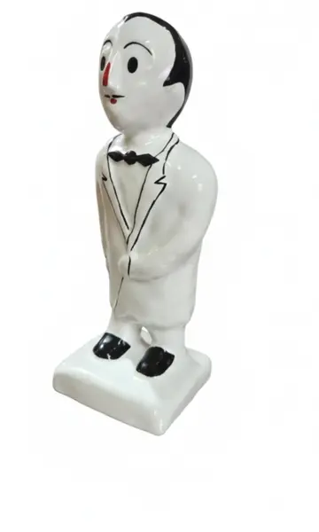 Foto de um(a) Amigo da Onça - Porcelana, da categoria de Outros colecionáveis. Leve para casa o personagem mais debochado da história das tirinhas brasileiras! Esta estátua do Amigo da Onça traz o traço... Mostrado de uma perspectiva diferente. Vendido no marketplace Trésors.