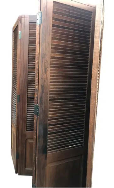 Foto de um(a) Biombo em Madeira Maciça, da categoria de Telas, divisórias e biombos. Mostrado de uma perspectiva diferente. Vendido no marketplace Trésors.