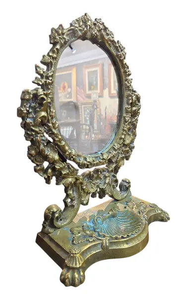 Foto de um(a) Espelho de Mesa Basculante em Bronze – Base com Concha e Pés em Garra, da categoria de Espelhos. Elegante espelho de mesa basculante (psiquê) confeccionado integralmente em bronze maciço, apresentando um trabalho de... Vendido no marketplace Trésors.