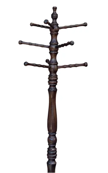 Foto de um(a) Mancebo Cabideiro de Chão em Madeira Imbuia – Estilo Clássico Torneado, da categoria de Cabideiros e porta-chapéus. Elegância e organização para o seu hall de entrada ou quarto. Este mancebo é fabricado em imbuia maciça, uma das madeiras... Mostrado de uma perspectiva diferente. Vendido no marketplace Trésors.