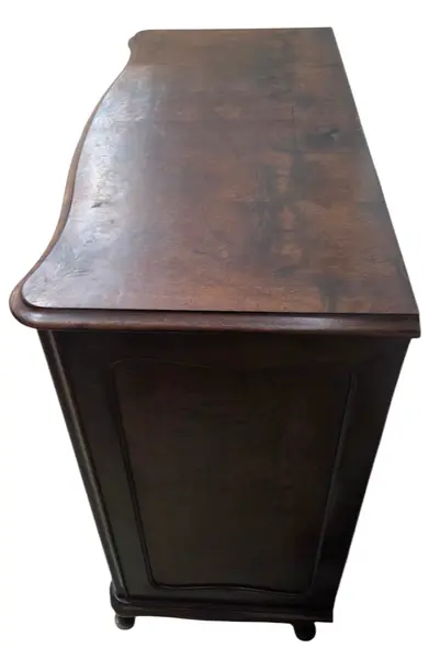 Foto de um(a) Cômoda em Imbuia Maciça, Puxadores em Bronze e Pés Chippandale, da categoria de Cômodas e Sapateira. cômoda em imbuia maciça puxadores em bronze e Pés chippandale. Mostrado de uma perspectiva diferente. Vendido no marketplace Trésors.