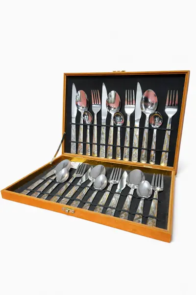 Foto de um(a) Faqueiro em Aço Inox Stainless Steel – 24 Peças | Elegância e Durabilidade, da categoria de Outros utensílios. Faqueiro Stainless Steel com 24 peças, ideal para compor a mesa do dia a dia ou ocasiões especiais. Produzido em aço... Vendido no marketplace Trésors.