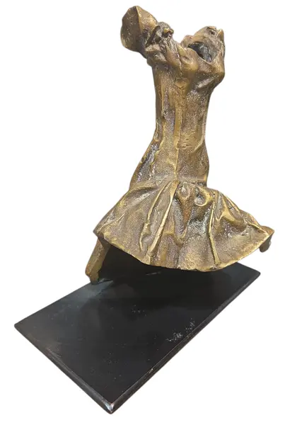 Foto de um(a) Escultura em Bronze Mauro Fainguelernt – Assinada, da categoria de Escultura. Magnífica escultura do artista plástico Mauro Fainguelernt. A obra apresenta a estética característica do autor: formas... Mostrado de uma perspectiva diferente. Vendido no marketplace Trésors.