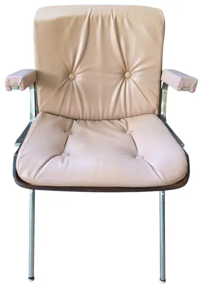 Foto de um(a) Poltrona Móveis Cimo, da categoria de Outras cadeiras . Rara cadeira de escritório fabricada pela Móveis Cimo (Curitiba-PR), o maior nome da história do mobiliário industrial... Mostrado de uma perspectiva diferente. Vendido no marketplace Trésors.