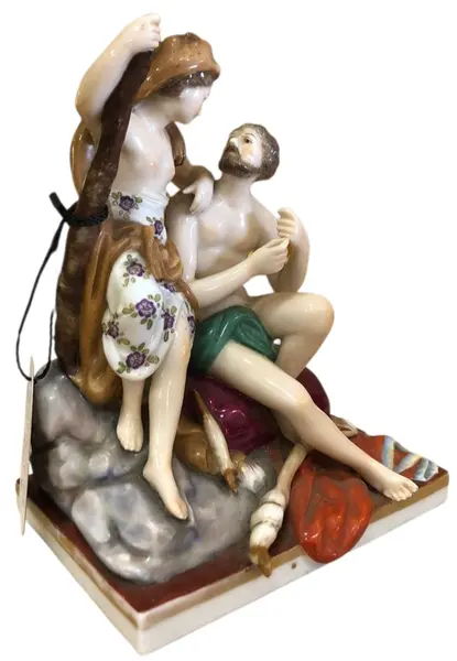 Foto de um(a) Porcelana de Ludwigsburg Séc XIX, da categoria de Escultura. Porcelana de Ludwigsburg Séc XIX R$2.800 13cm A 11cm L 7cm P. Mostrado de uma perspectiva diferente. Vendido no marketplace Trésors.