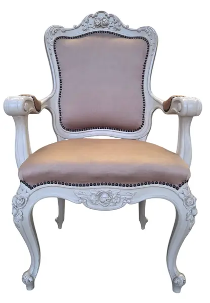 Foto de um(a) Par de Poltronas Luis XV brancas, da categoria de Poltronas. Par de Poltronas Luis XV BrancasEm ótimo estado de conservação!. Mostrado de uma perspectiva diferente. Vendido no marketplace Trésors.