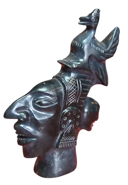 Foto de um(a) Escultura Decorativa em Ônix, da categoria de Escultura. Magnífica escultura entalhada em ônix negro (pedra vulcânica polida), apresentando uma composição rica em simbolismo e... Vendido no marketplace Trésors.