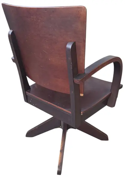 Foto de um(a) Cadeira de Escritório Giratória Xerife Ritzmann em Madeira, da categoria de Poltronas. Autêntica e robusta cadeira de escritório antiga modelo Xerife, fabricada pela renomada e tradicional marca Ritzmann. Uma... Mostrado de uma perspectiva diferente. Vendido no marketplace Trésors.