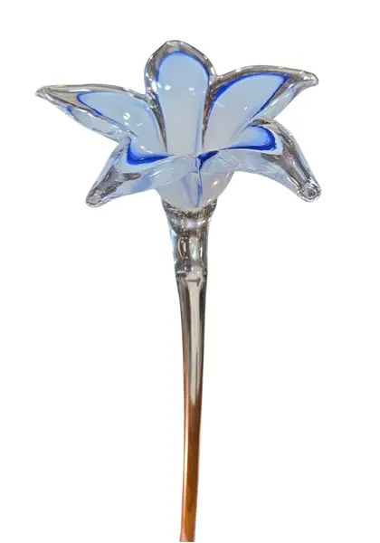 Foto de um(a) Flor Decorativa em Cristal Murano - Branco e Azul, da categoria de Outros colecionáveis. Elegante flor decorativa artesanal, modelada à mão em cristal Murano. Esta peça une o charme do design orgânico com a... Mostrado de uma perspectiva diferente. Vendido no marketplace Trésors.