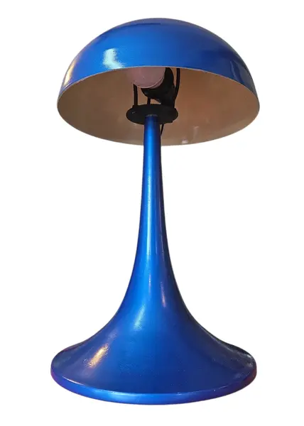 Foto de um(a) Abajur Vintage de Mesa "Cogumelo" – Azul Metálico Estilo Space Age, da categoria de Abajures. Este exemplar é uma peça icônica de iluminação que remete ao design futurista e audacioso das décadas de 1960 e 1970,... Mostrado de uma perspectiva diferente. Vendido no marketplace Trésors.