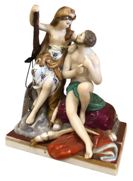 Foto de um(a) Porcelana de Ludwigsburg Séc XIX, da categoria de Escultura. Porcelana de Ludwigsburg Séc XIX R$2.800 13cm A 11cm L 7cm P. Mostrado de uma perspectiva diferente. Vendido no marketplace Trésors.