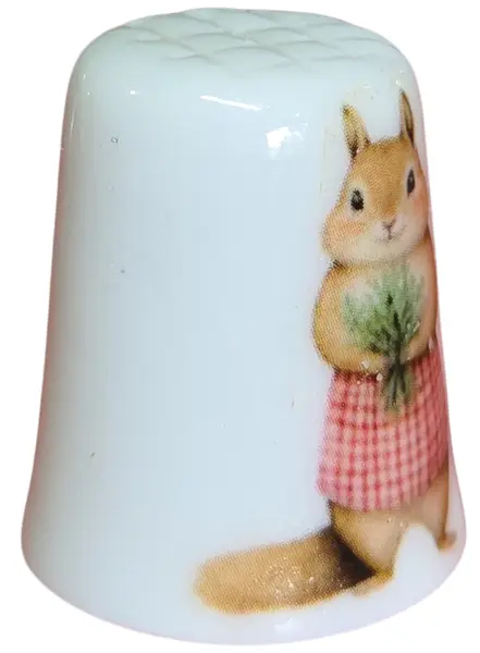 Foto de um(a) Dedal em Porcelana Decorado - Esquilo com Flores e Buquê de Tulipas - Colecionável, da categoria de Outros colecionáveis. Esta peça traz uma composição vibrante e detalhada, destacando-se pela vivacidade das cores e pela delicadeza das... Mostrado de uma perspectiva diferente. Vendido no marketplace Trésors.