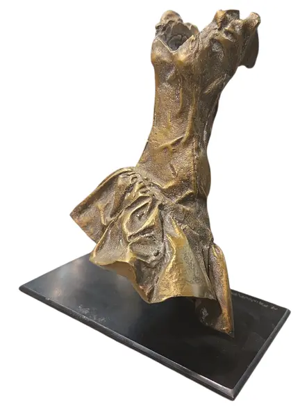 Foto de um(a) Escultura em Bronze Mauro Fainguelernt – Assinada, da categoria de Escultura. Magnífica escultura do artista plástico Mauro Fainguelernt. A obra apresenta a estética característica do autor: formas... Mostrado de uma perspectiva diferente. Vendido no marketplace Trésors.