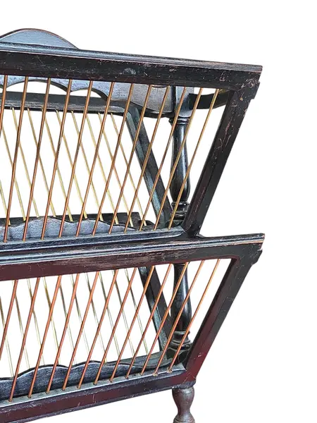 Foto de um(a) Raro Revisteiro Liceu de Artes e Ofícios, da categoria de Porta-Revistas. Excepcional revisteiro de chão, um exemplar legítimo da reconhecida mestria do Liceu de Artes e Ofícios de São Paulo. Esta... Mostrado de uma perspectiva diferente. Vendido no marketplace Trésors.