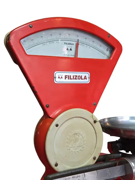 Foto de um(a) Balança Filizola Antiga de Prato - Modelo de Precisão, da categoria de Outros colecionáveis. Relíquia e Precisão: Balança Mecânica Filizola Leve para sua coleção ou estabelecimento um símbolo da indústria brasileira.... Mostrado de uma perspectiva diferente. Vendido no marketplace Trésors.