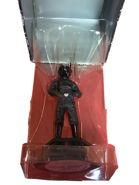 Foto de um(a) Estátua Articulada Star Wars Imperial Gunner - Peça de Xadrez Colecionável (Peão Preto) - Pintado à Mão, da categoria de Figuras de ação. Adicione uma peça de precisão e autoridade imperial à sua coleção com esta estátua do Imperial Gunner. Esta figura detalhada... Mostrado de uma perspectiva diferente. Vendido no marketplace Trésors.