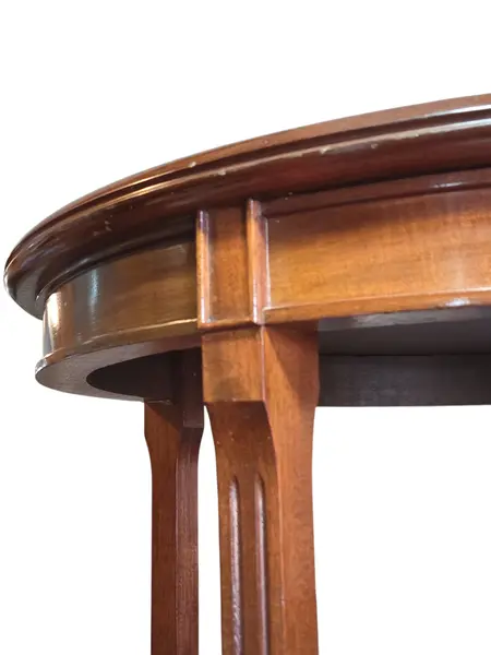 Foto de um(a) Mesa Lateral Redonda Clássica em Madeira, da categoria de Mesas laterais. Elegante mesa lateral (ou de apoio) clássico, ideal para compor salas de estar, escritórios ou recepções com um toque de... Mostrado de uma perspectiva diferente. Vendido no marketplace Trésors.