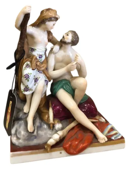 Foto de um(a) Porcelana de Ludwigsburg Séc XIX, da categoria de Escultura. Porcelana de Ludwigsburg Séc XIX R$2.800 13cm A 11cm L 7cm P. Mostrado de uma perspectiva diferente. Vendido no marketplace Trésors.