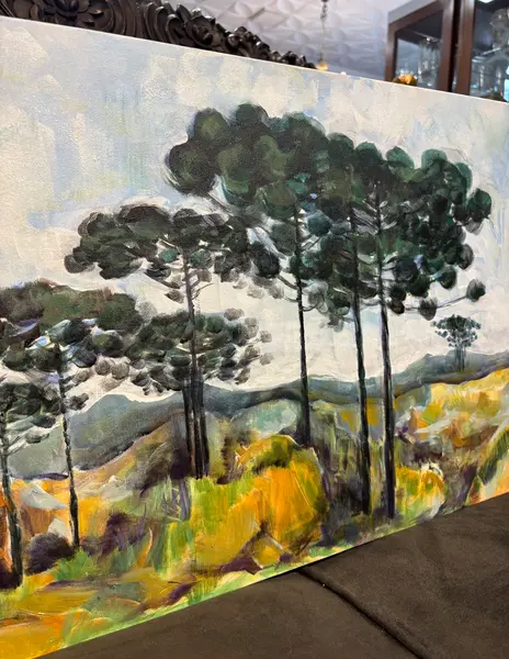 Foto de um(a) Andrea Prezutti - Araucárias, da categoria de Pinturas. Óleo sobre tela da grande artista paranaense Andrea Prezutti, natural de Jacarezinho. Mostrado de uma perspectiva diferente. Vendido no marketplace Trésors.