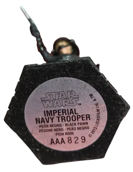 Foto de um(a) Star Wars Imperial Navy Trooper - Xadrez DeAgostini (Pintado à Mão), da categoria de Figuras de ação. Traga o poder do Império para sua coleção! Esta miniatura detalhada do Imperial Navy Trooper (Soldado da Marinha Imperial)... Mostrado de uma perspectiva diferente. Vendido no marketplace Trésors.