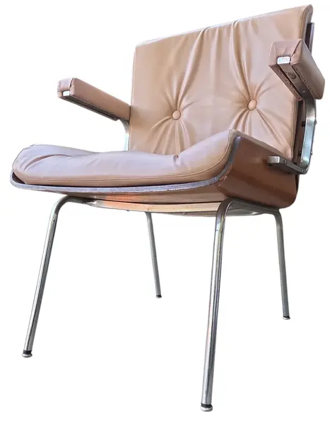 Foto de um(a) Poltrona Móveis Cimo, da categoria de Outras cadeiras . Rara cadeira de escritório fabricada pela Móveis Cimo (Curitiba-PR), o maior nome da história do mobiliário industrial... Mostrado de uma perspectiva diferente. Vendido no marketplace Trésors.