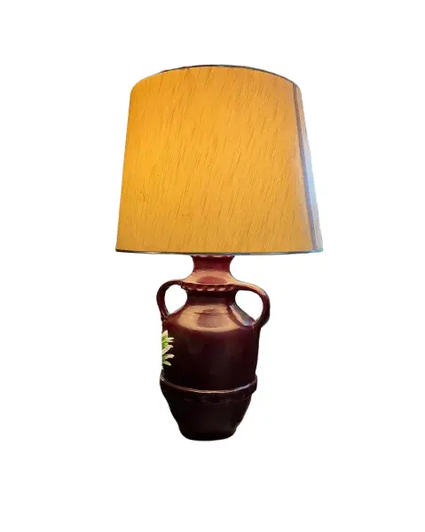 Foto de um(a) Abajur grande em cerâmica, da categoria de Abajures. Maravilhoso abajur grande em cerâmica, faz a diferença em qualquer decoração. Vendido no marketplace Trésors.