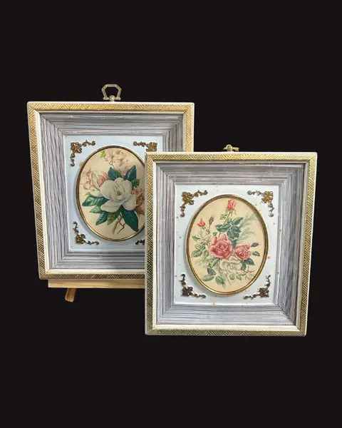 Foto de um(a) Par de Quadros Vintage Gravura Rosas, da categoria de Molduras para quadros. Par de antigos quadros americanos, no estilo Caixa, com gravura de rosas, emolduradas por fantásticos paspatour em trabalho... Mostrado de uma perspectiva diferente. Vendido no marketplace Trésors.
