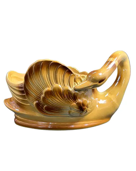 Foto de um(a) Grande Cisne em cerâmica esmatalda, da categoria de Centro de mesa. Enorme centro de mesa ou cachepô representando cisne, em cerâmica esmaltada e vitrificada, em tons terrosos, peça grande... Vendido no marketplace Trésors.