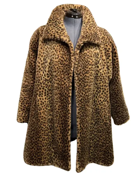 Foto de um(a) Casaco Vintage em Pelúcia Animal Print, da categoria de Casacos. INCRÍVEL casaco VINTAGE, pelúcia acrílica impecável, importado EUA, possui bolsos com acabamento em couro, modelagem... Vendido no marketplace Trésors.