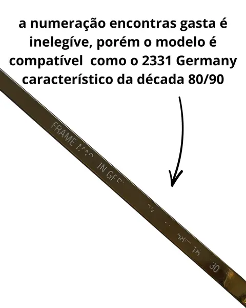 Foto de um(a) Armação Vintage Dior, da categoria de Óculos. Armação VINTAGE Christian Dior, as lentes atuais possui em grau, em metal cinzelado em ouro e prata , seu modelo... Mostrado de uma perspectiva diferente. Vendido no marketplace Trésors.