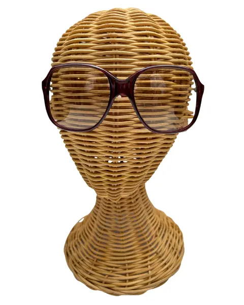 Foto de um(a) Óculos Vintage Novo Montclair Lafitte, da categoria de Óculos. Óculos VINTAGE Montclair, modelo Lafitte, Selected Frame, armação em acetato na cor marrom avermelhado, semi transparência,... Mostrado de uma perspectiva diferente. Vendido no marketplace Trésors.