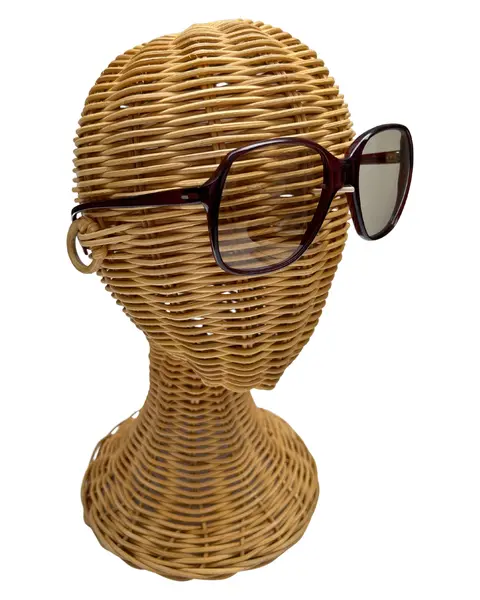 Foto de um(a) Óculos Vintage Novo Montclair Lafitte, da categoria de Óculos. Óculos VINTAGE Montclair, modelo Lafitte, Selected Frame, armação em acetato na cor marrom avermelhado, semi transparência,... Mostrado de uma perspectiva diferente. Vendido no marketplace Trésors.