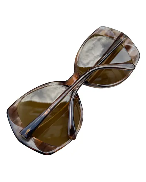 Foto de um(a) Óculos Vintage Novo Marrom, da categoria de Óculos. Óculos VINTAGE, armação em acetato transparência na cor padrão havana, lentes média marrom. Seu modelo característico da... Mostrado de uma perspectiva diferente. Vendido no marketplace Trésors.