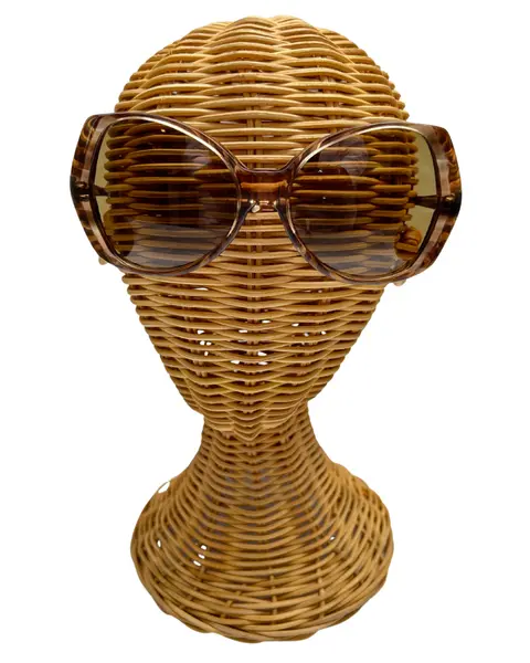 Foto de um(a) Óculos Vintage Novo Marrom, da categoria de Óculos. Óculos VINTAGE, armação em acetato transparência na cor padrão havana, lentes média marrom. Seu modelo característico da... Mostrado de uma perspectiva diferente. Vendido no marketplace Trésors.