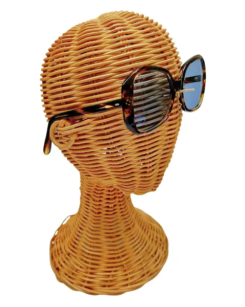 Foto de um(a) Óculos Vintage Novo Montclair Havana, da categoria de Óculos. Óculos VINTAGE Montclair, armação em acetato na cor padrão havana, semi transparência, lentes claras/média azulada. Seu... Mostrado de uma perspectiva diferente. Vendido no marketplace Trésors.