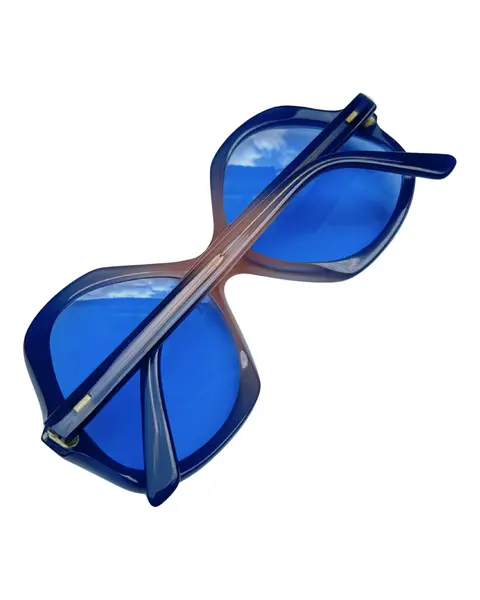 Foto de um(a) Óculos Vintage Novo Montclair Azul/Rosa, da categoria de Óculos. Óculos VINTAGE Montclair, Selected Frame, armação em acetato nas cores degrade azul e rosa, semi transparência, lentes... Mostrado de uma perspectiva diferente. Vendido no marketplace Trésors.
