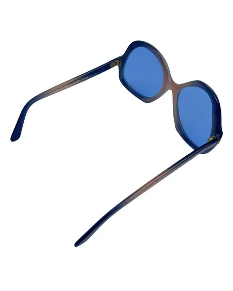 Foto de um(a) Óculos Vintage Novo Montclair Azul/Rosa, da categoria de Óculos. Óculos VINTAGE Montclair, Selected Frame, armação em acetato nas cores degrade azul e rosa, semi transparência, lentes... Mostrado de uma perspectiva diferente. Vendido no marketplace Trésors.