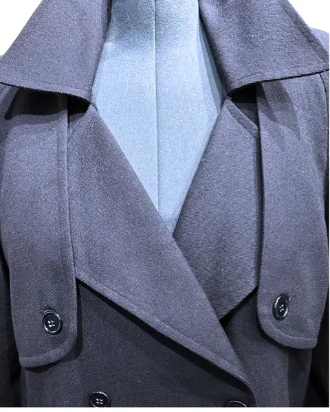 Foto de um(a) Pra Coats Lã Alfaiataria Vintage Estilista Milka, da categoria de Casacos. Pea coats, ou casaco marinheiro, é um clássico e este é da grande estilista brasileira Milka, que teve o auge do seu sucesso... Mostrado de uma perspectiva diferente. Vendido no marketplace Trésors.