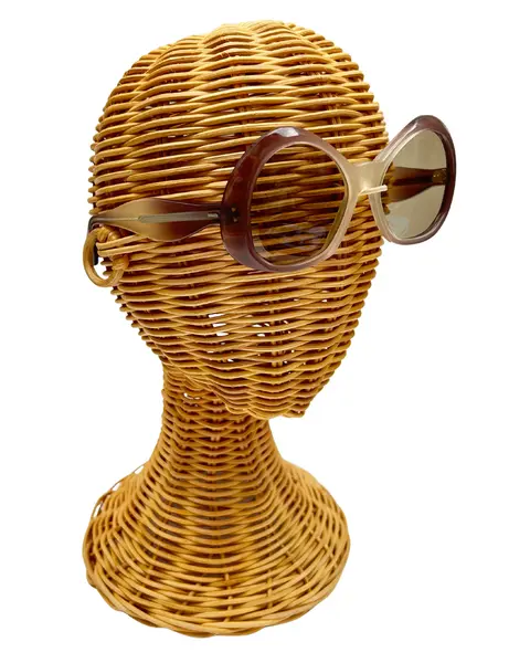 Foto de um(a) Óculos Vintage Novo Montclair Suncat, da categoria de Óculos. Óculos VINTAGE Montclair, modelo Suncat, Selected Frame, armação em acetato nas cores degrade lilás e gelo, semi... Mostrado de uma perspectiva diferente. Vendido no marketplace Trésors.